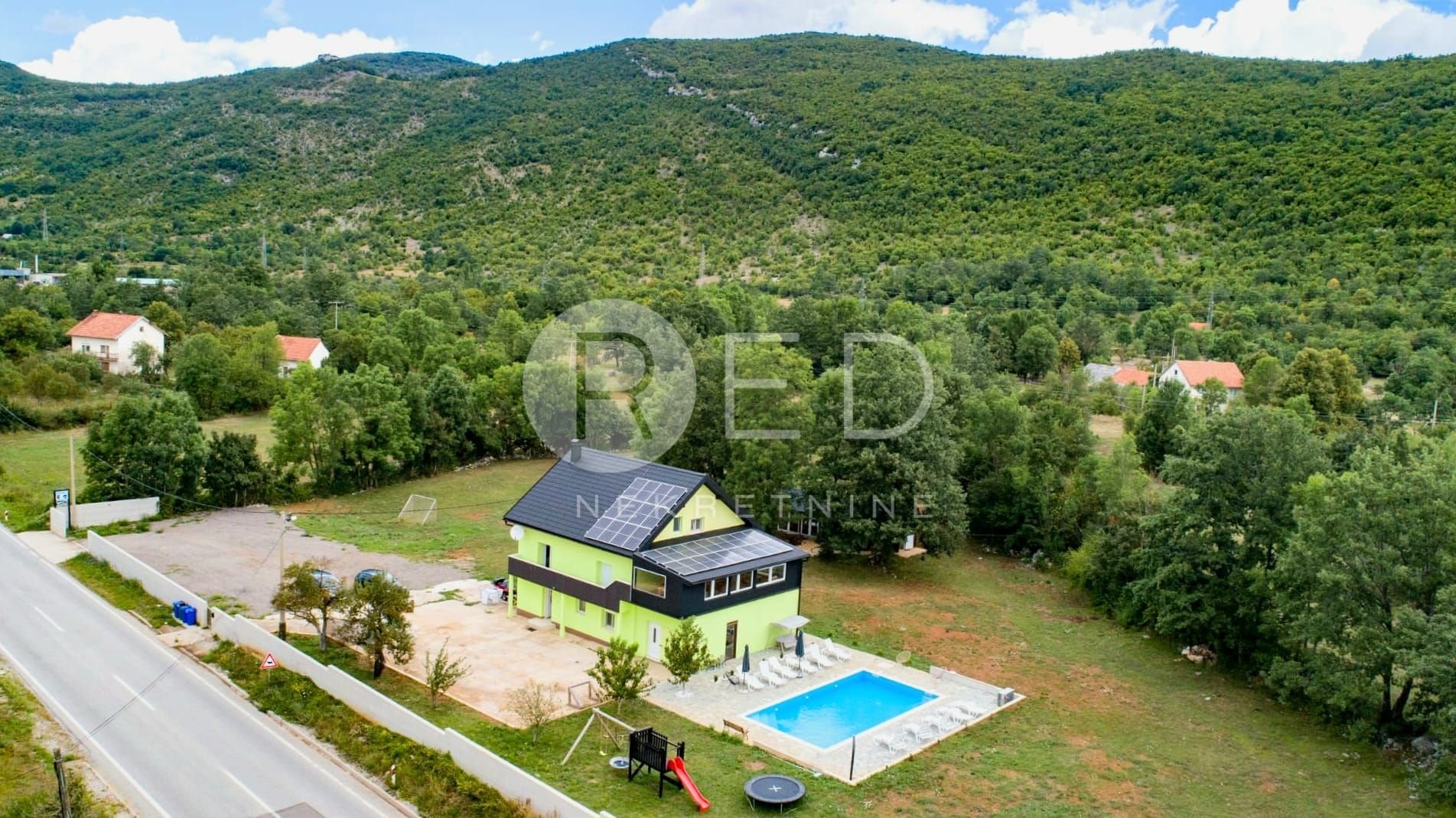 Kuća Na prodaju - Ličko-senjska Lovinac - foto 1/37