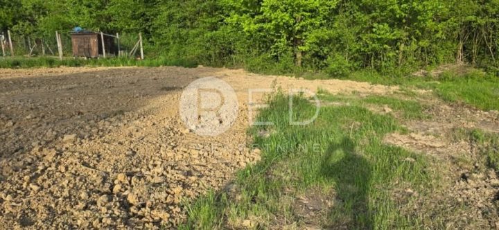 Land for sale 2457 m² – Dugo Selo - Zapad