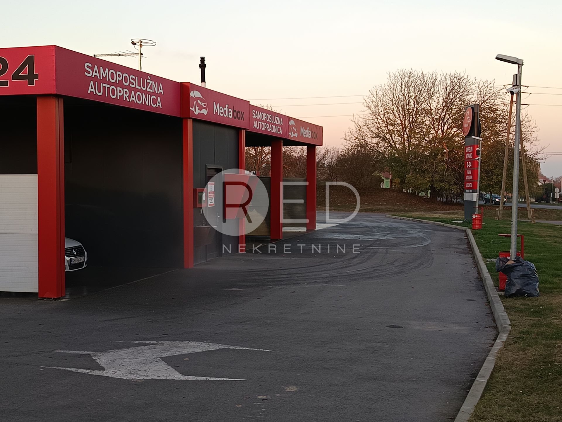 Business premises For sale - Osječko-baranjska Kneževi Vinogradi