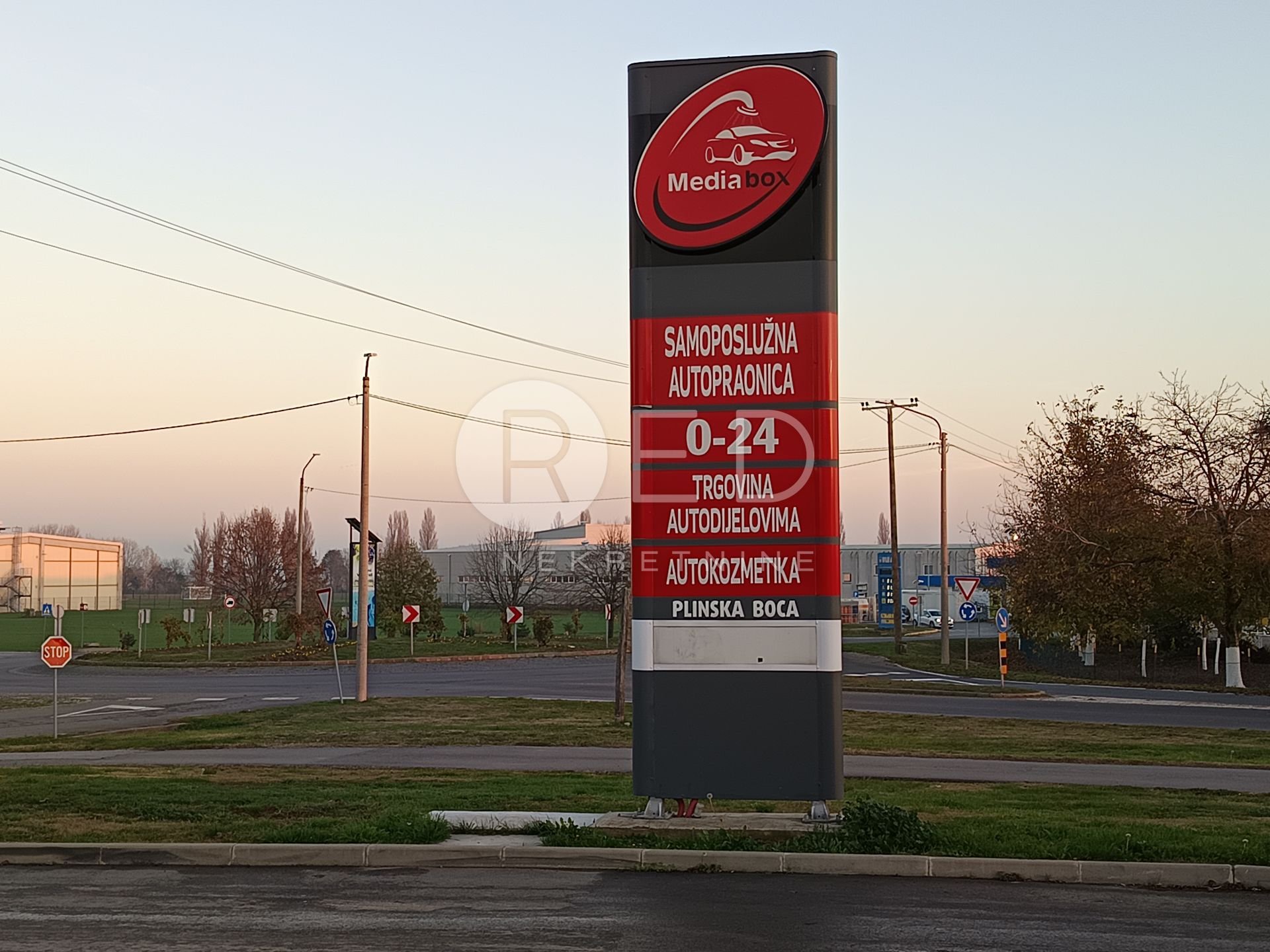Business premises For sale - Osječko-baranjska Kneževi Vinogradi