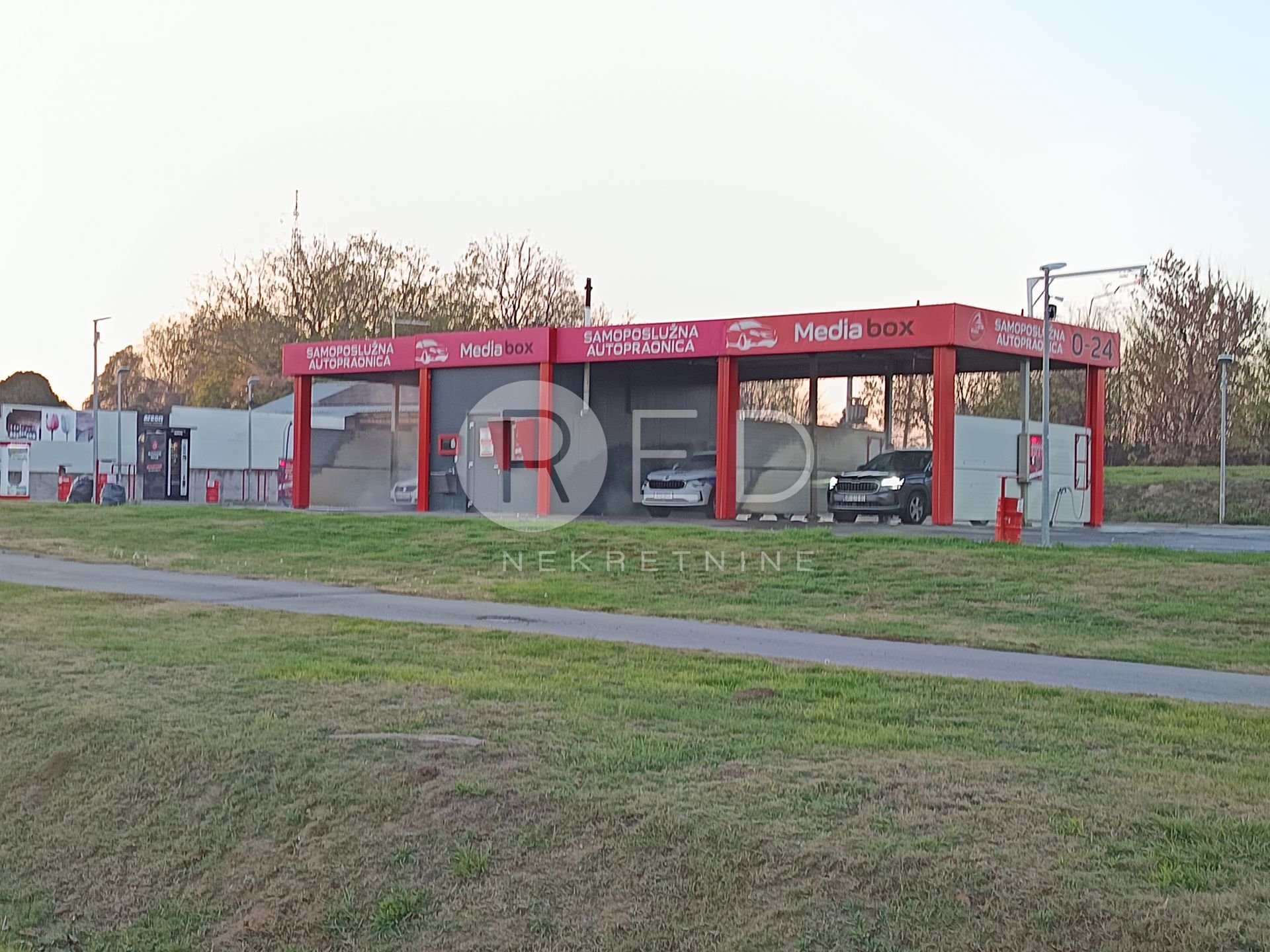 Business premises For sale - Osječko-baranjska Kneževi Vinogradi