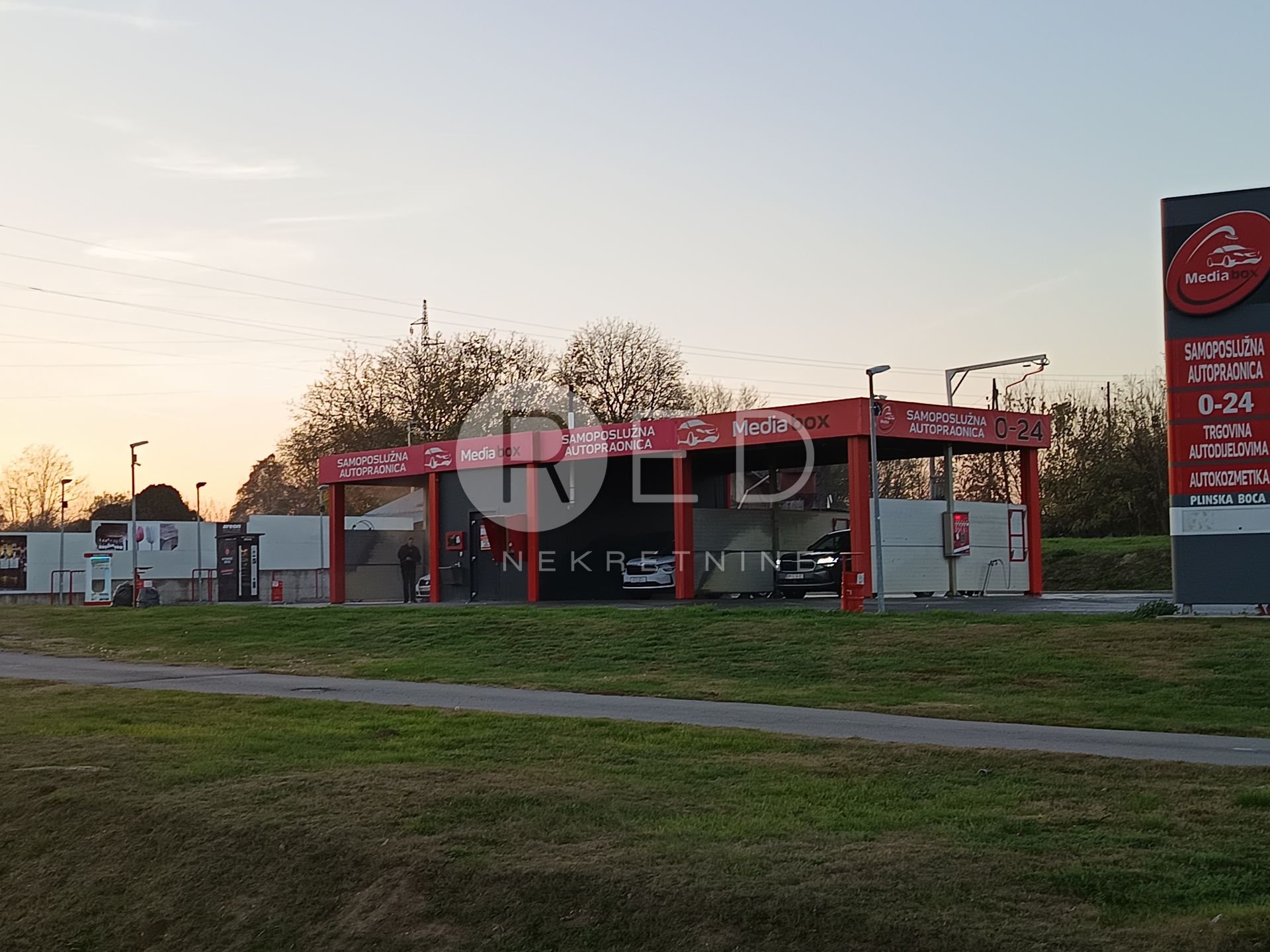 Business premises For sale - Osječko-baranjska Kneževi Vinogradi