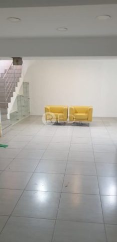 Business premises for sale 95 m² – Gornja Dubrava