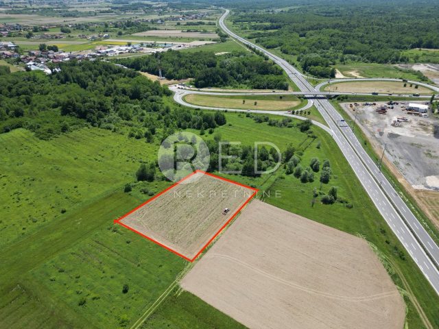 Land for sale 5557 m² – Pirakovec