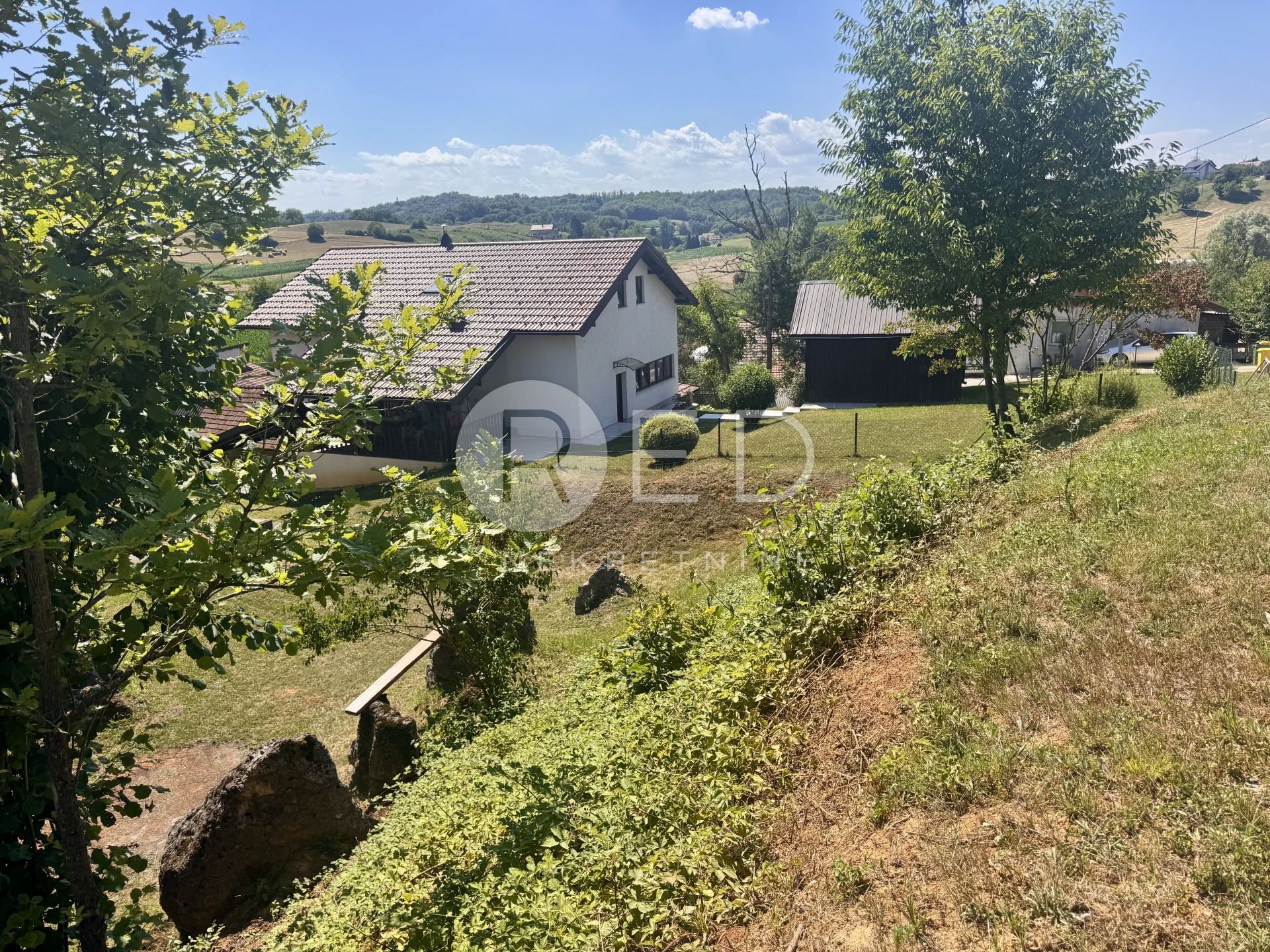 Casa In vendita - Karlovačka Duga Resa