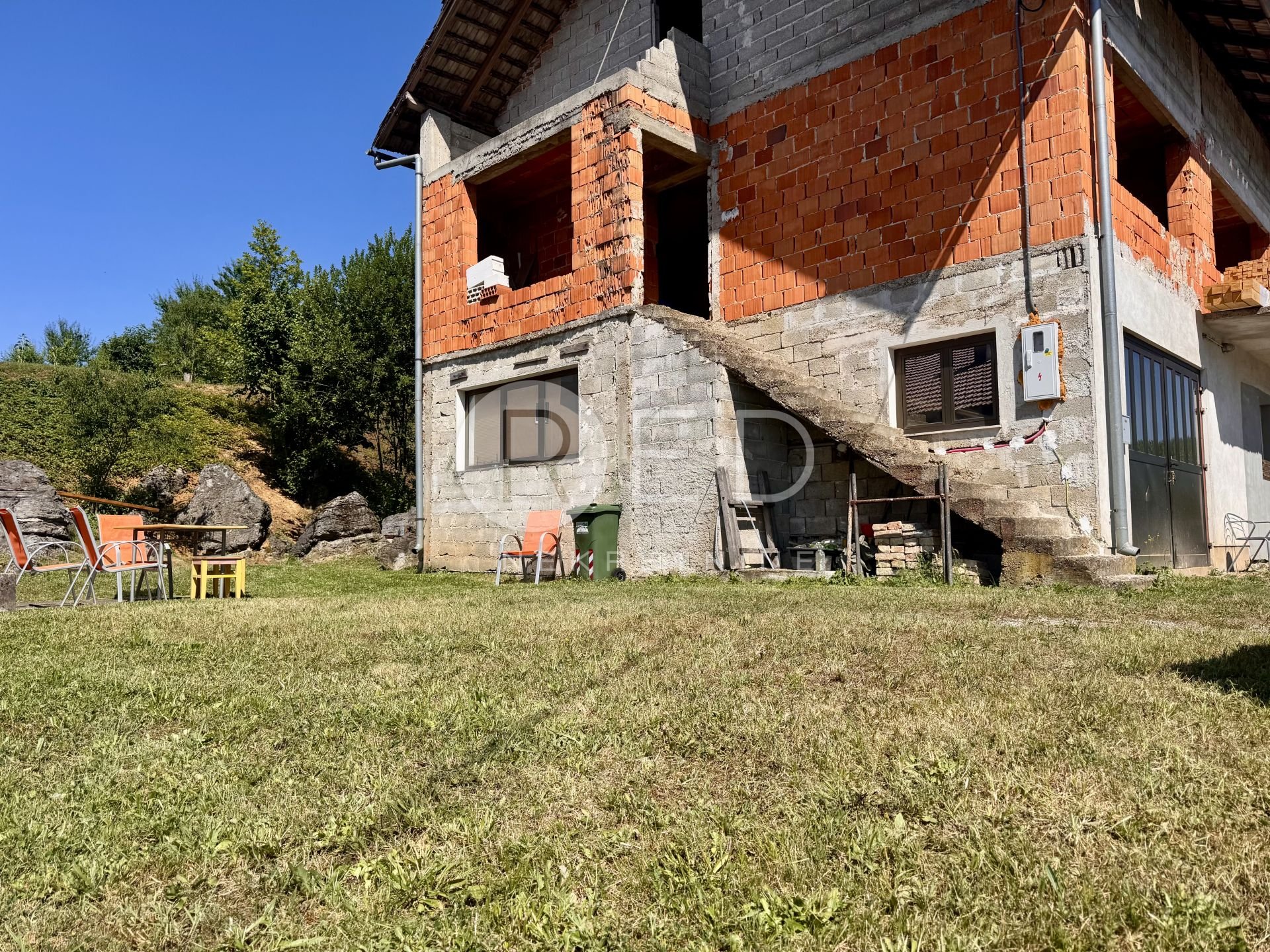 Casa In vendita - Karlovačka Duga Resa