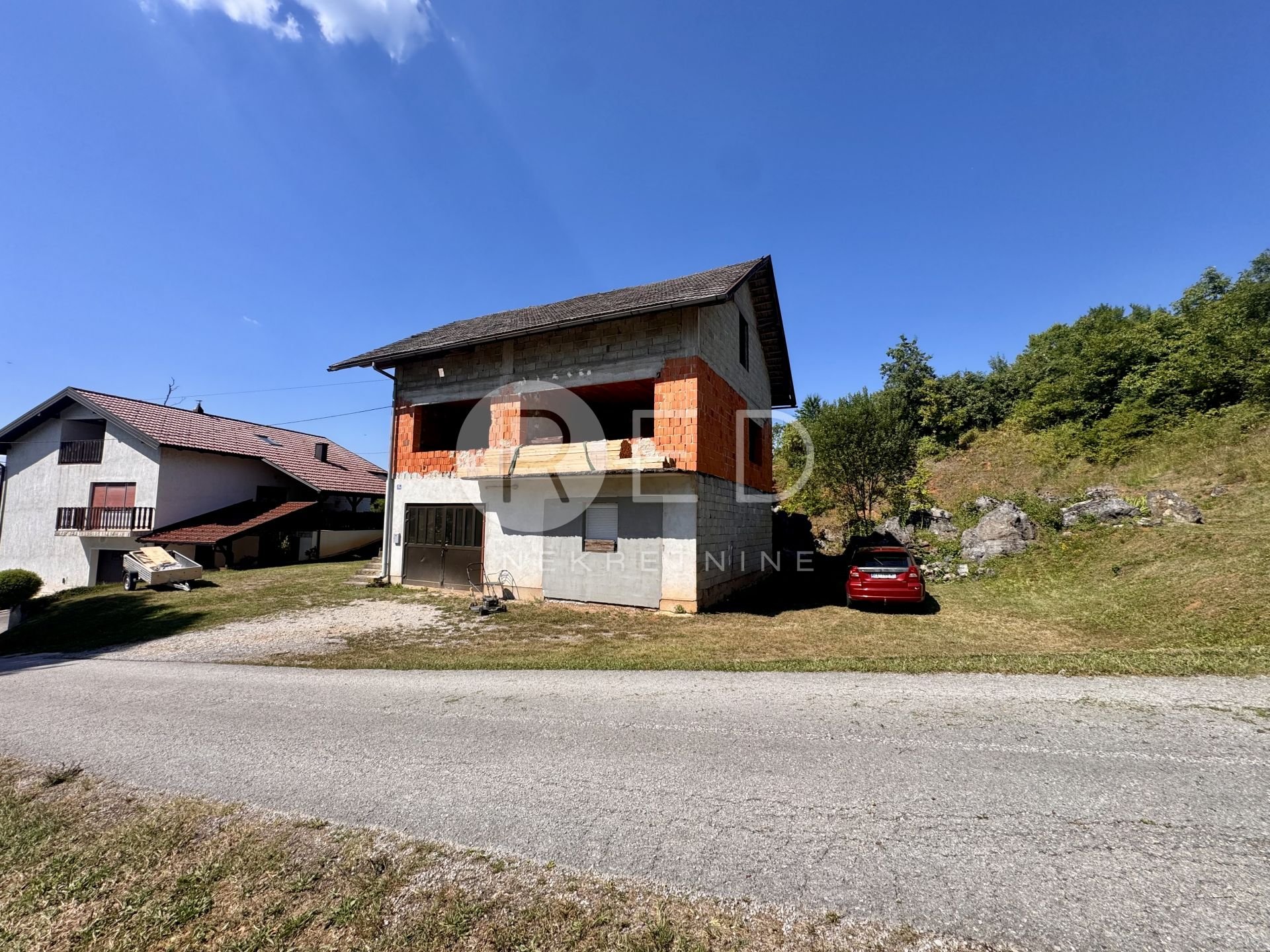 Casa In vendita - Karlovačka Duga Resa