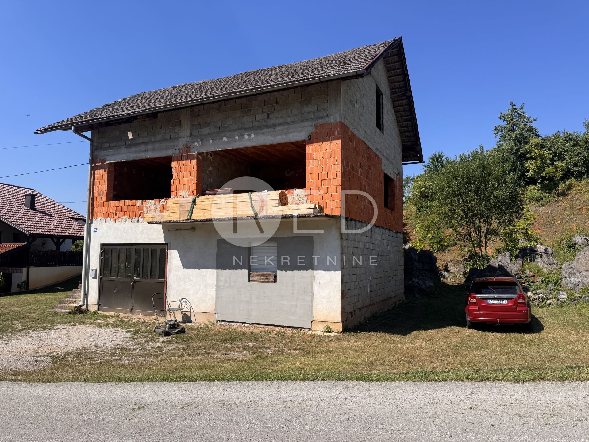 Casa In vendita - Karlovačka Duga Resa