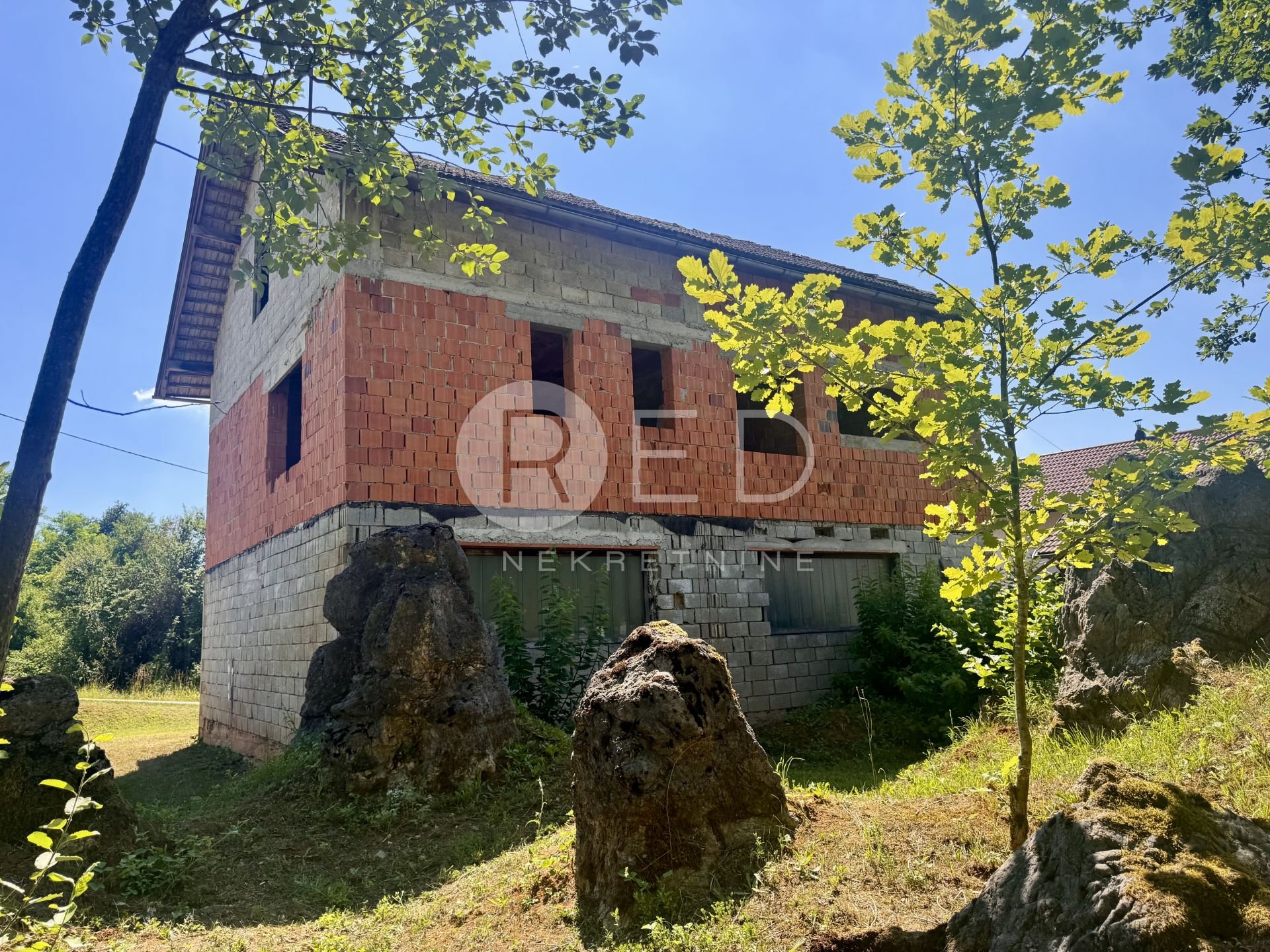 Casa In vendita - Karlovačka Duga Resa