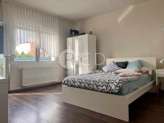House for sale 260 m² – Sesvetski Kraljevec