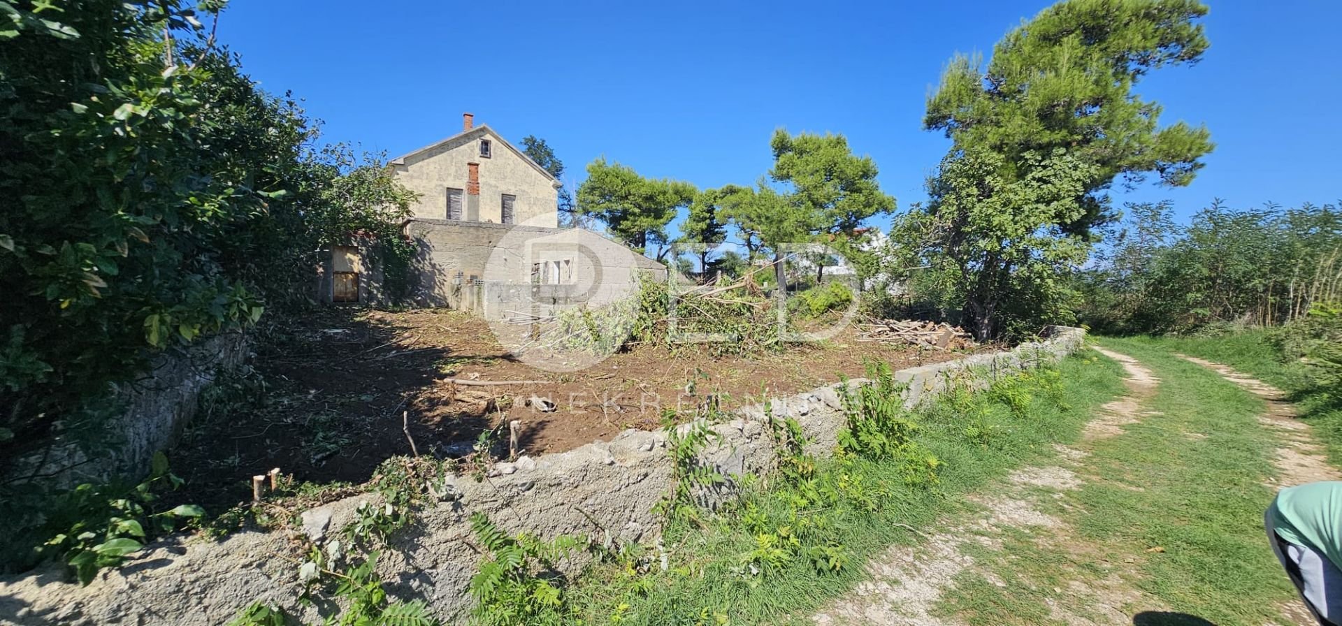 Parcela Naprodaj -  Privlaka