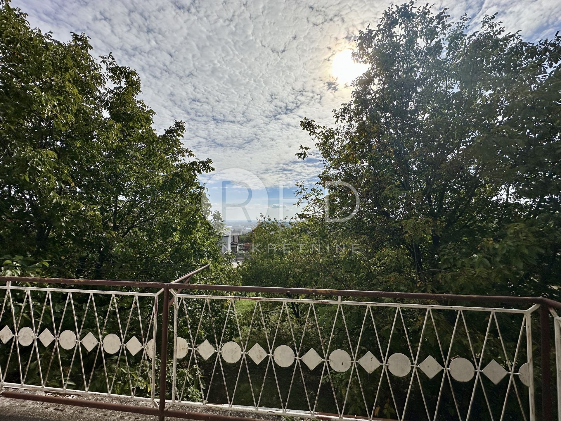 Hiša Naprodaj - Grad Zagreb Podsused - Vrapče - foto 1/11