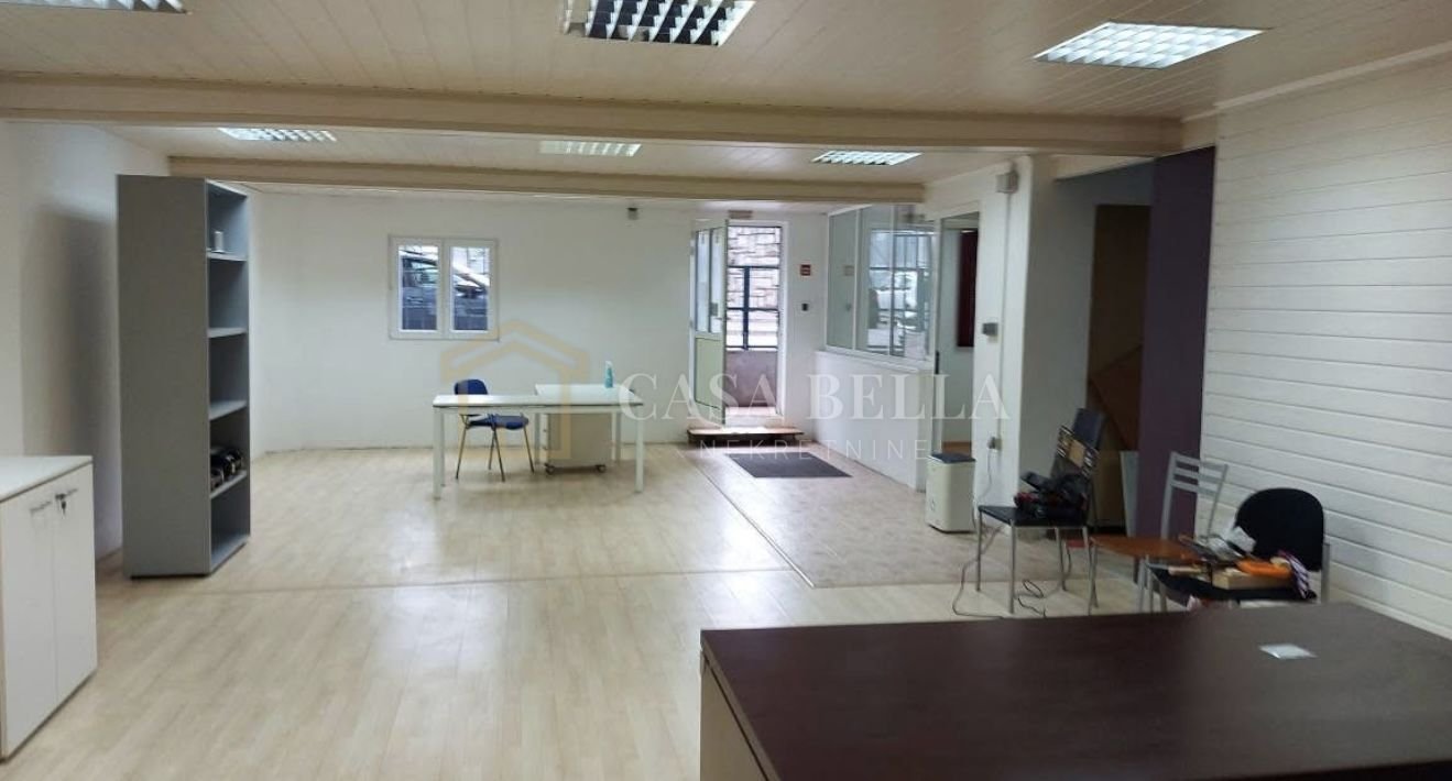 Locaux commerciaux À vendre - Primorsko-goranska Centar - foto 1/4