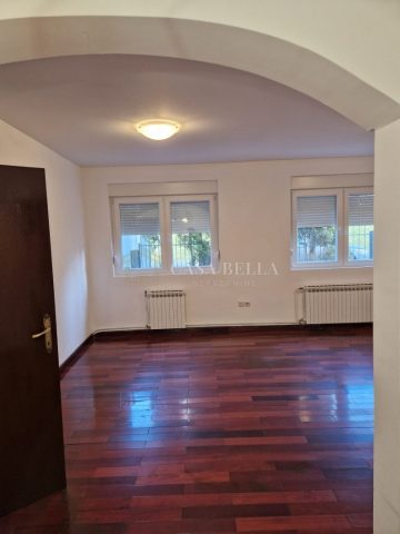 Maison à vendre 300 m² – Maksimir
