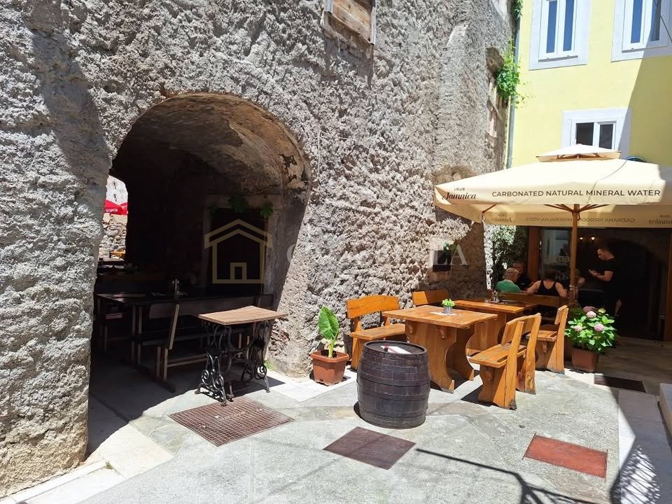 Hiša Naprodaj - Ličko-senjska Senj