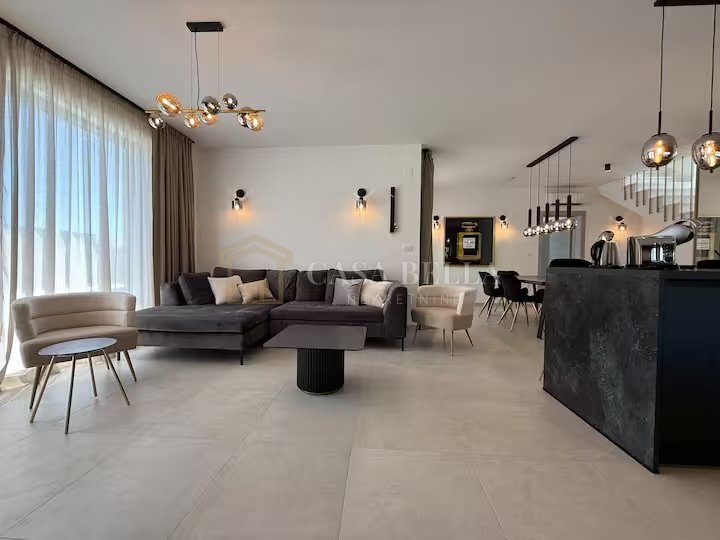 House For sale - Splitsko-dalmatinska Kaštel Novi