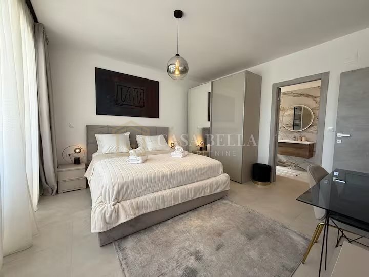 House For sale - Splitsko-dalmatinska Kaštel Novi