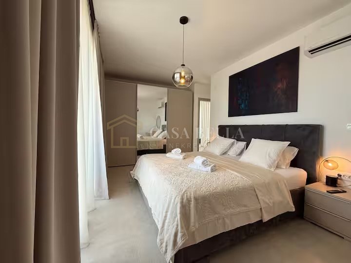 House For sale - Splitsko-dalmatinska Kaštel Novi