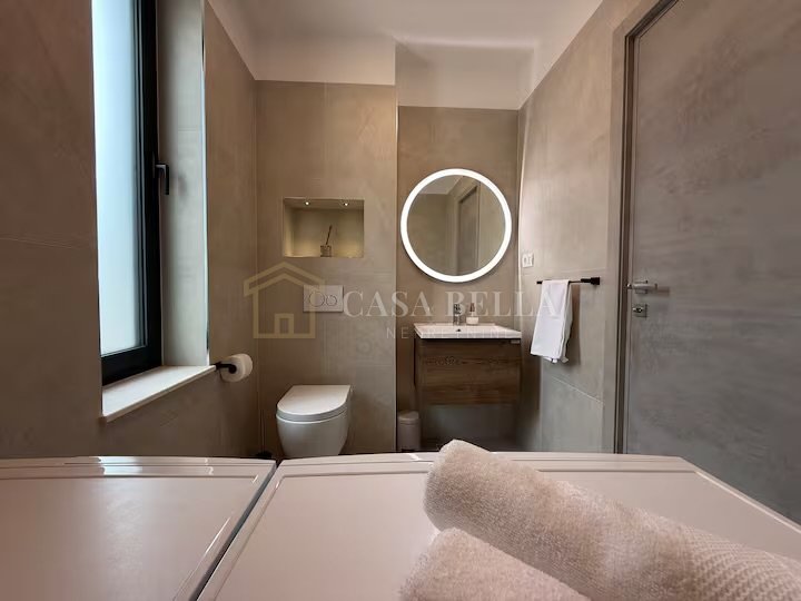 House For sale - Splitsko-dalmatinska Kaštel Novi