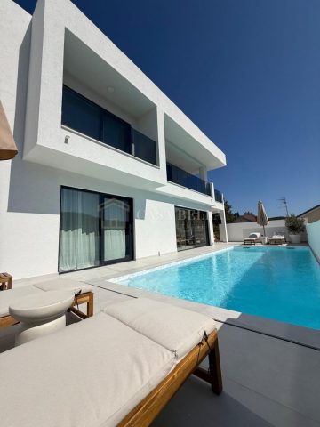 Kuća na prodaju 172 m² – Sali