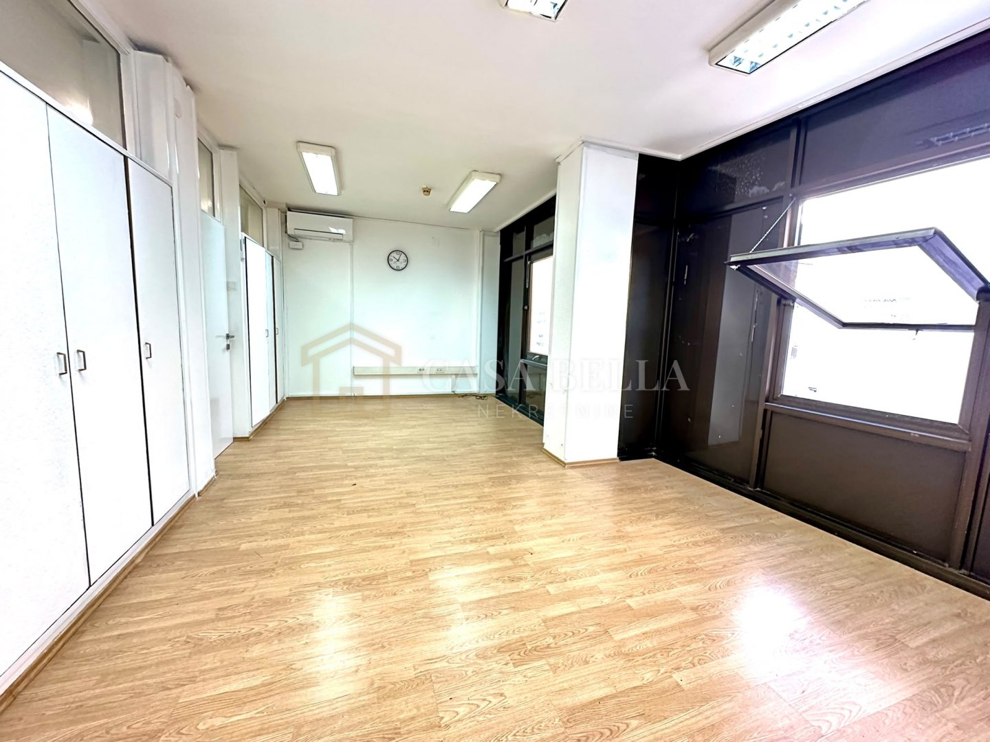 Komerčné Na predaj - Primorsko-goranska Centar - foto 1/6