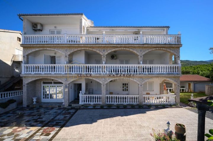 Hiša za najem 450 m² – Novi Vinodolski