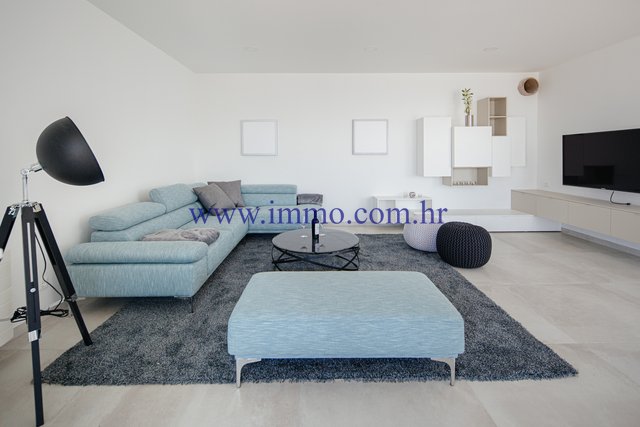 Casa In vendita - SPLITSKO-DALMATINSKA  TROGIR 