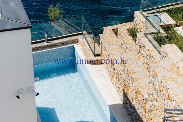 Casa In vendita - SPLITSKO-DALMATINSKA  TROGIR 