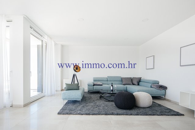 Casa In vendita - SPLITSKO-DALMATINSKA  TROGIR 