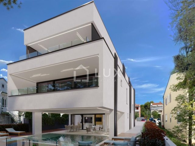 Dům na prodej 400 m² – Rovinj