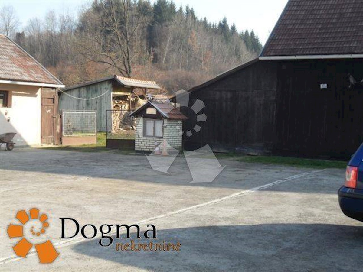 Maison À vendre - KARLOVAČKA  VOJNIĆ 