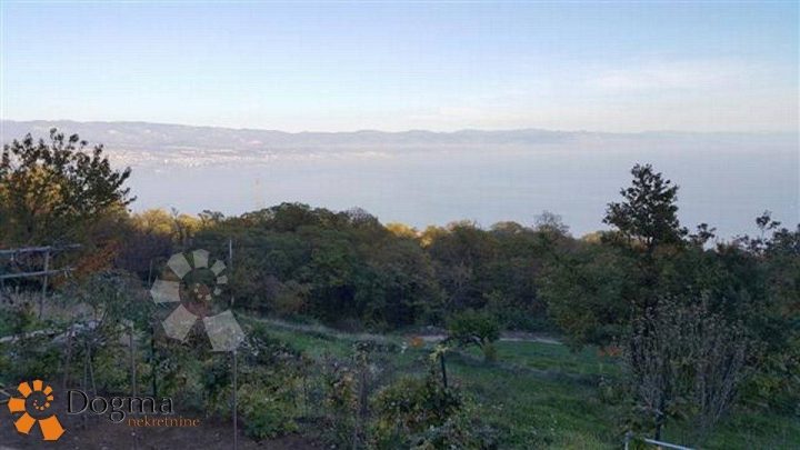 Terreno in vendita 4900 m² – Lovran