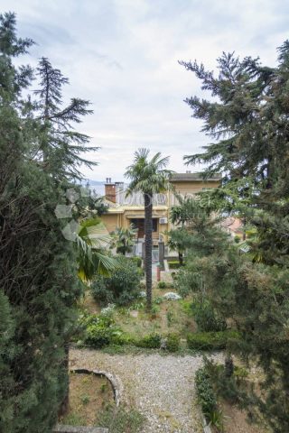 Hiša na predaj 410 m² – Pećine