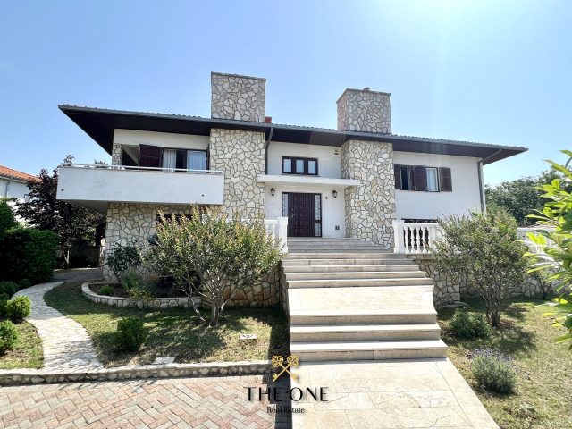 Dom na predaj 340 m² – Kraljevica