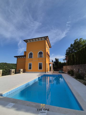 Hiša na predaj 309 m² – Oprtalj