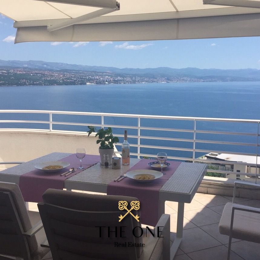 Appartamento In vendita -  Punta Kolova