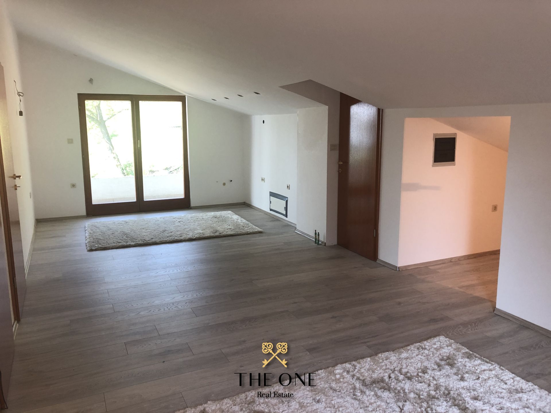 Appartamento In vendita -  Punta Kolova
