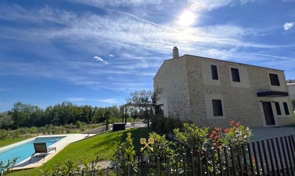 Haus Zu verkaufen -  Majkusi