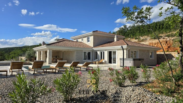Hiša na predaj 200 m² – Crikvenica