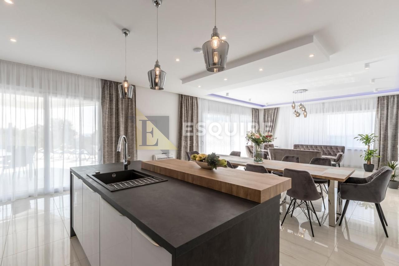 Casa In vendita - Splitsko-dalmatinska Grad