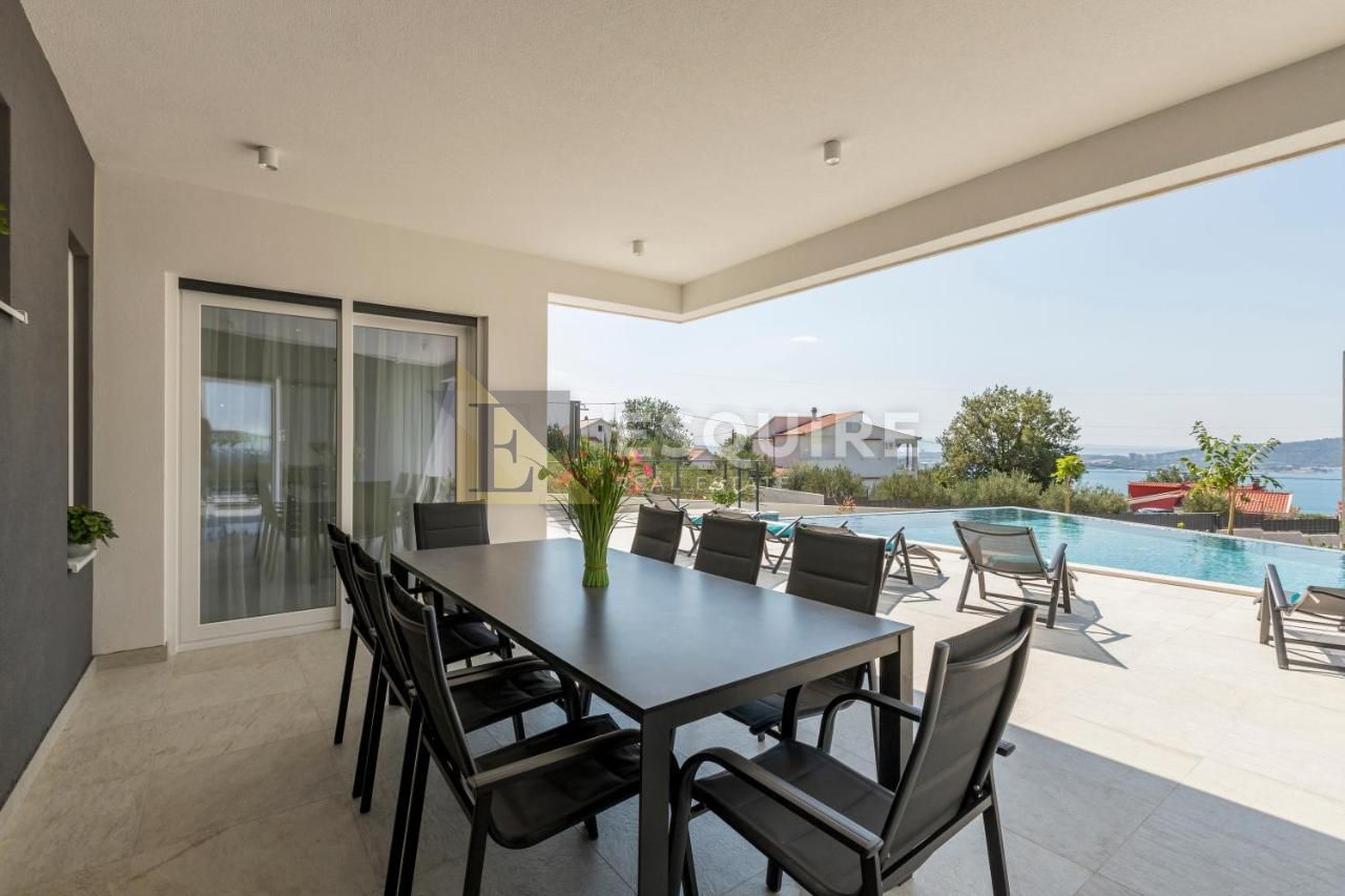Casa In vendita - Splitsko-dalmatinska Grad