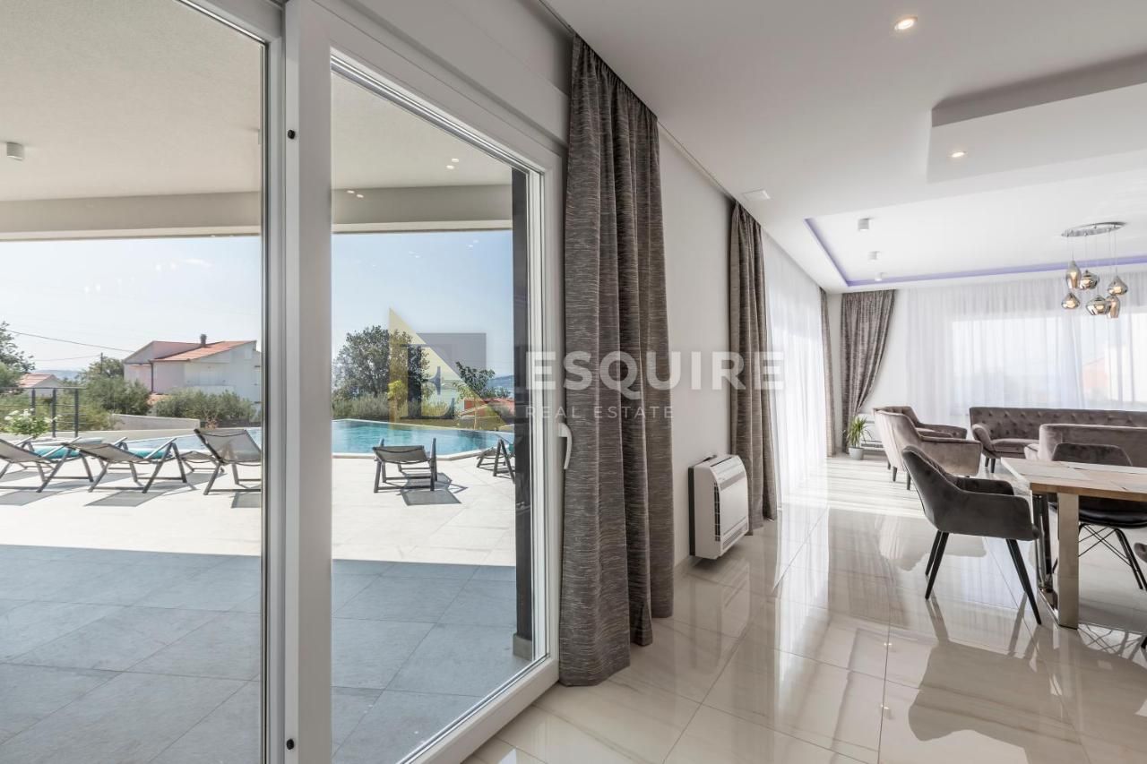 Casa In vendita - Splitsko-dalmatinska Grad