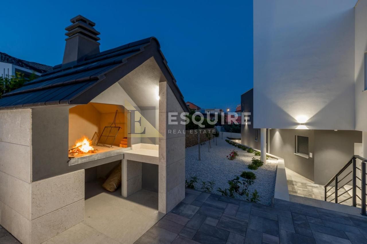Casa In vendita - Splitsko-dalmatinska Grad
