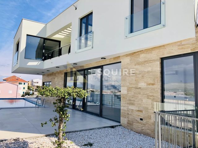 Dom na predaj 361 m² – Okrug