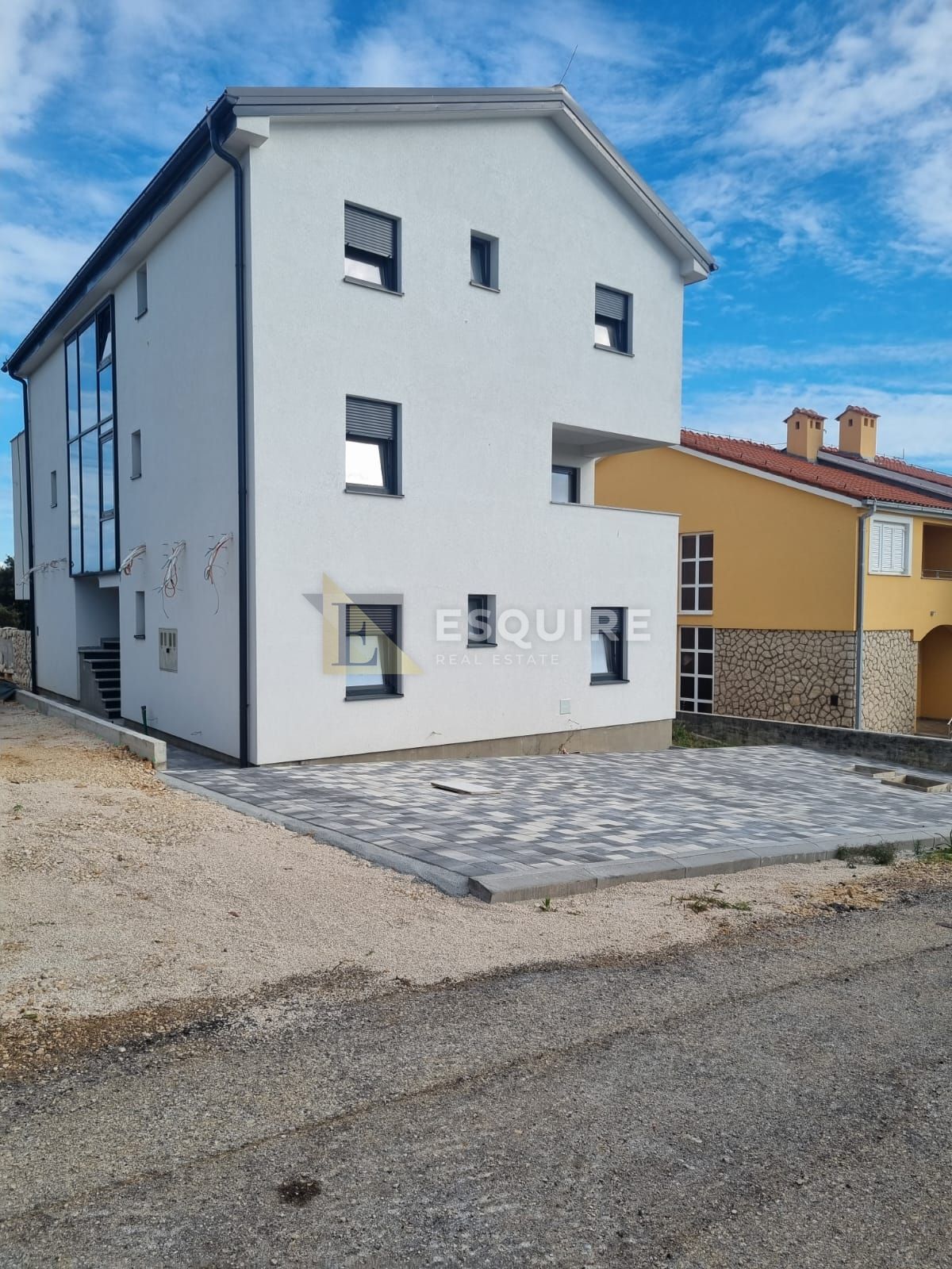 Flat For sale -  Mandre