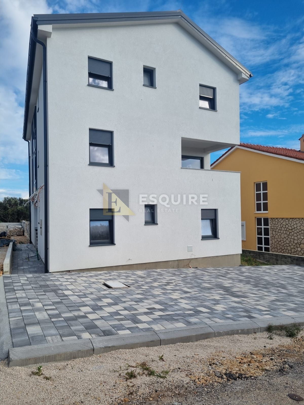 Flat For sale -  Mandre