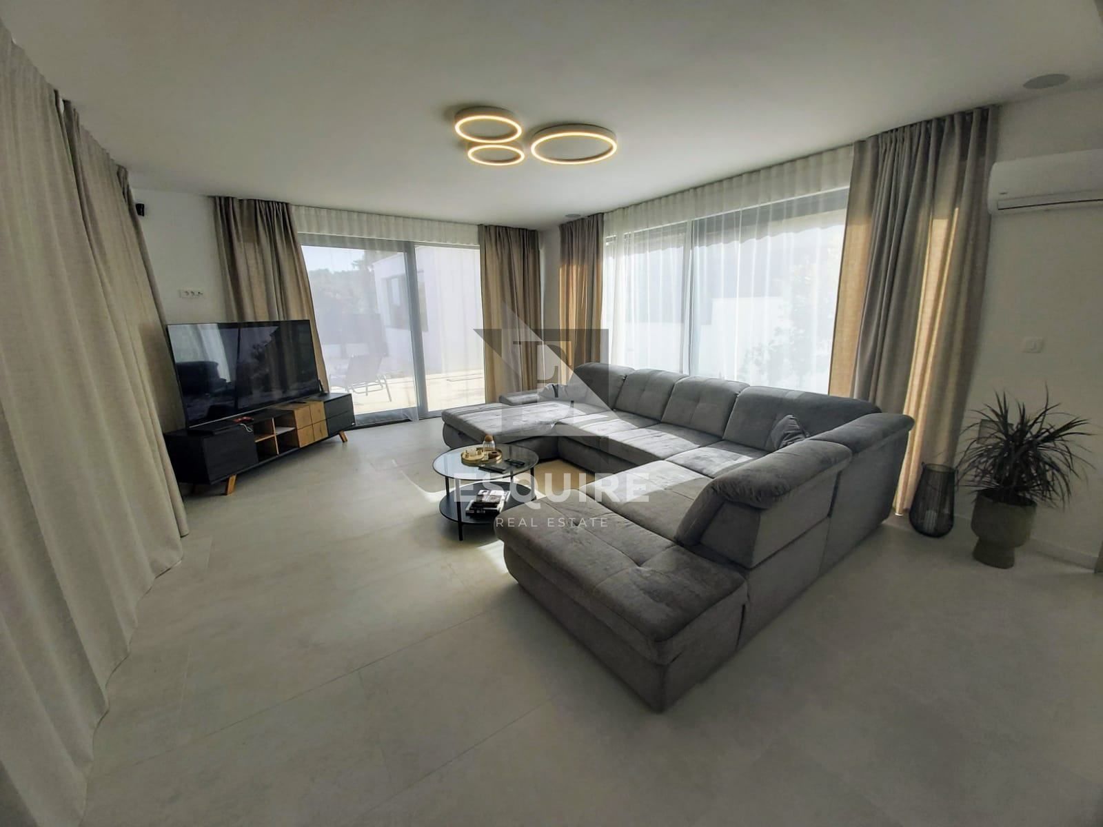 Casa In vendita - Splitsko-dalmatinska Rogač