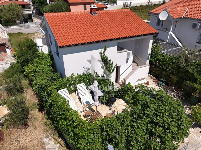 Dům na prodej 250 m² – Vrsi