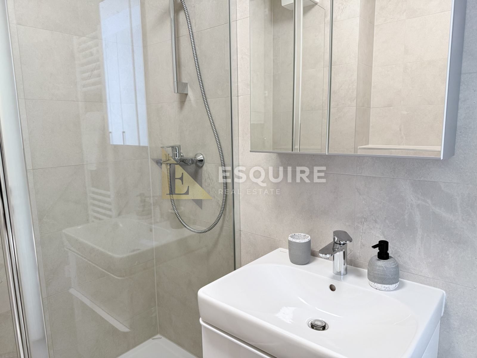 Appartement À vendre -  Višnjik