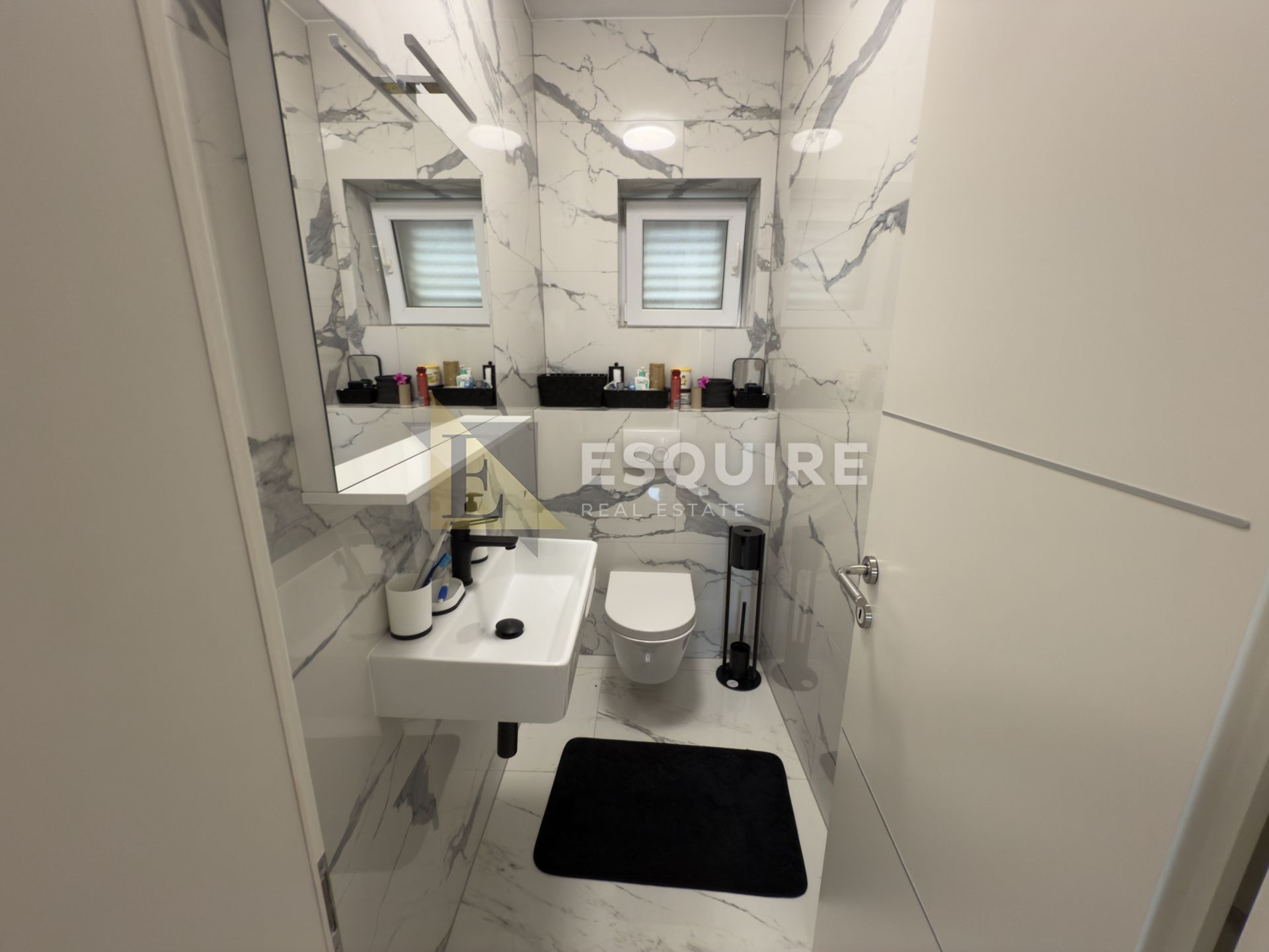 Apartmán Na prodej -  Sukošan